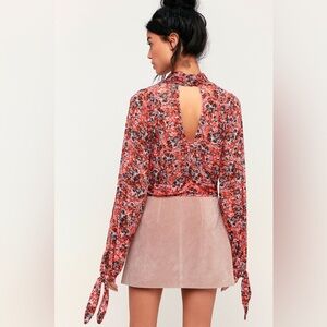 🧡 All Dolled Up Red Floral Print Mesh Long Sleeve Crop Top, Like New.